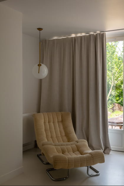 Apr&egrave;s&nbsp;: une chambre au style &eacute;pur&eacute; avec des mati&egrave;res cocooning