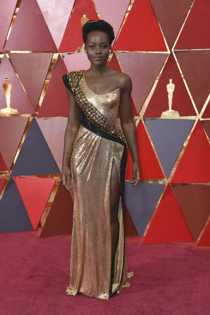 Lupita Nyong'o en Versace