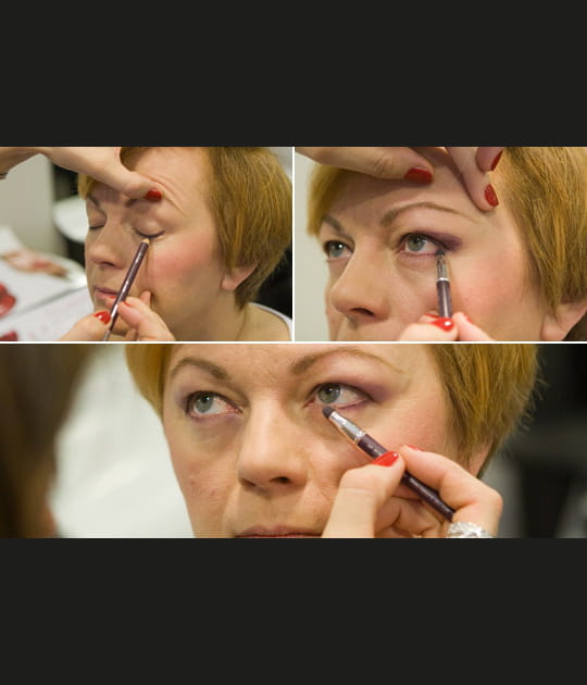 Le crayon pour les yeux violet