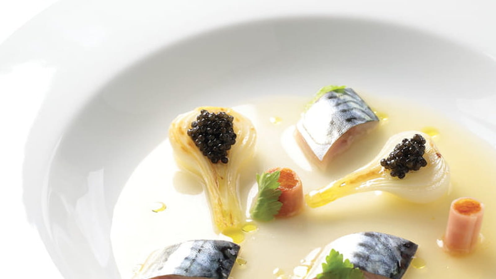 Maquereau poché, et caviar Akitania par Philippe Etchebest