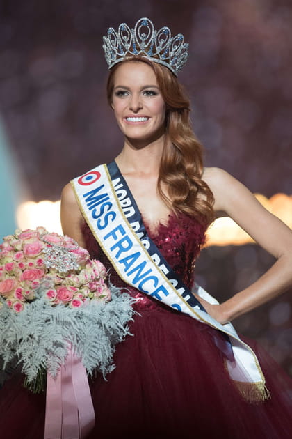 Ma&euml;va Coucke en robe de princesse