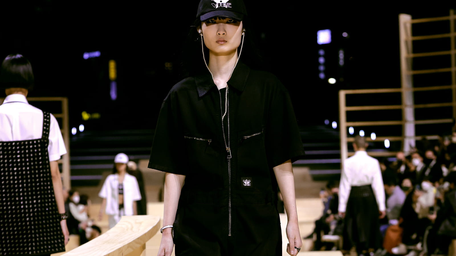 Look 32