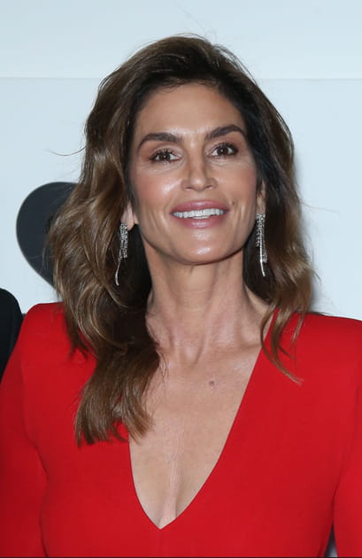 TOP&nbsp;: Cindy Crawford et son teint h&acirc;l&eacute;