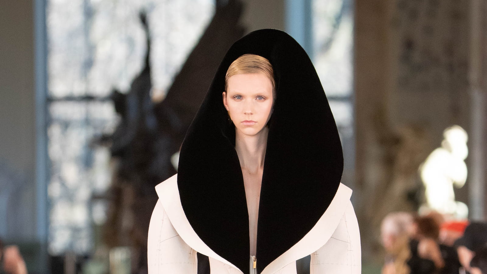 Look 3
