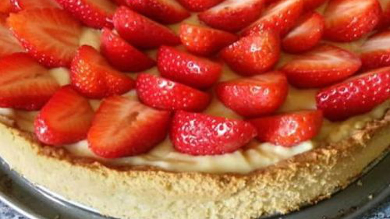 Tarte aux fraises et sa crème pâtissière sur sa pâte sablée