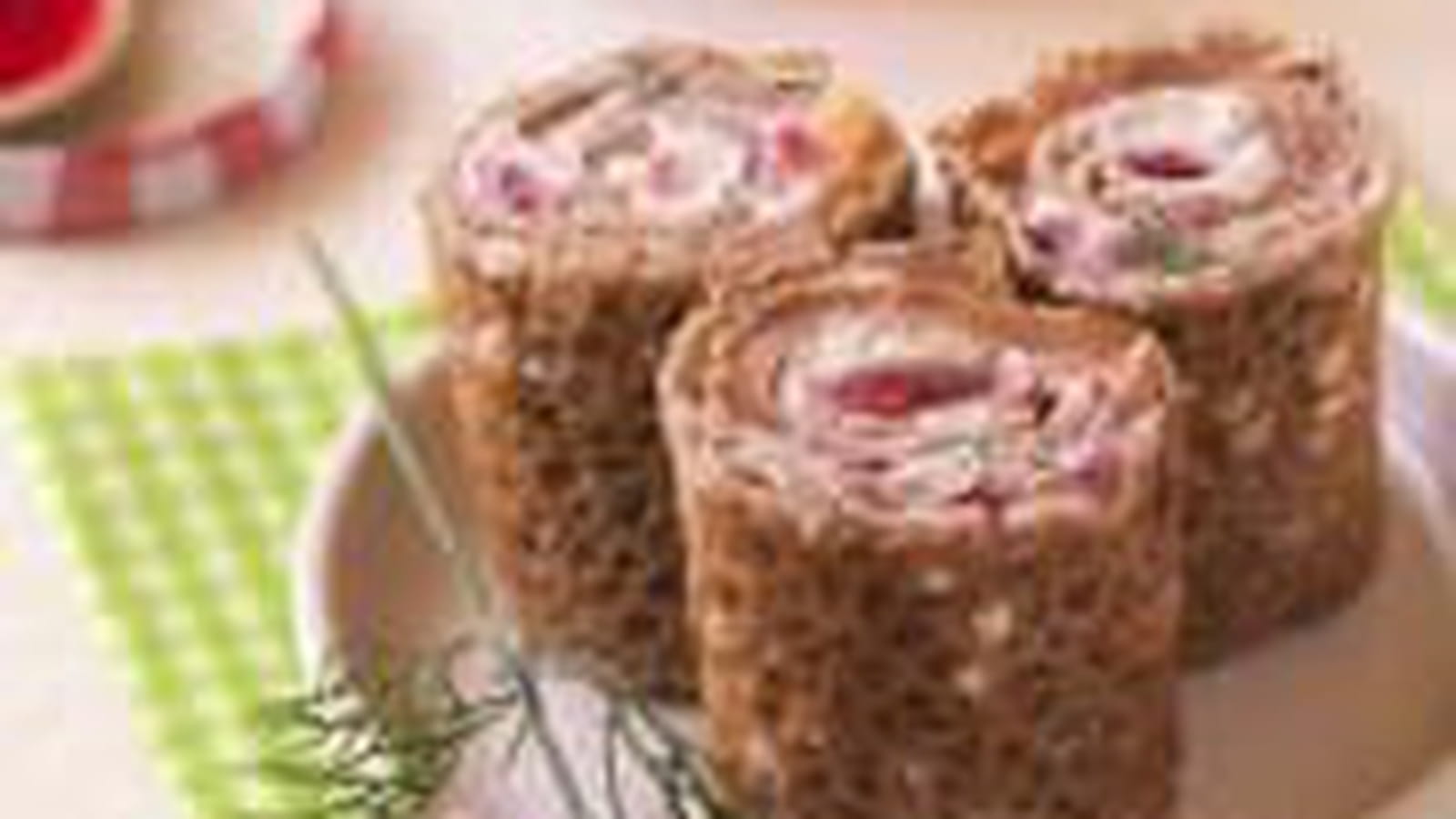 Galettes de sarrasin au saumon, aneth, ricotta et Gelée de Groseilles Bonne Maman®, façon Maki