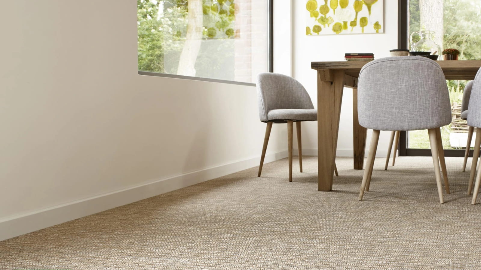 Une moquette naturelle dans la salle à manger 