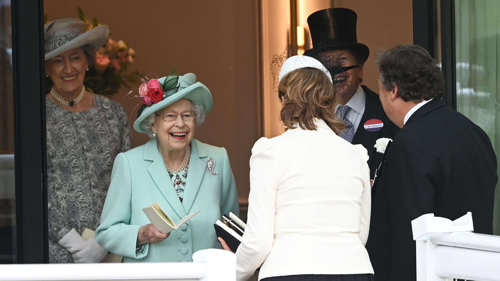 Elizabeth II, souriante au Royal Windsor Show le 15 mai 2022