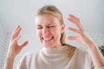 Que signifie le fait de ne plus supporter personne selon la psychologie ?