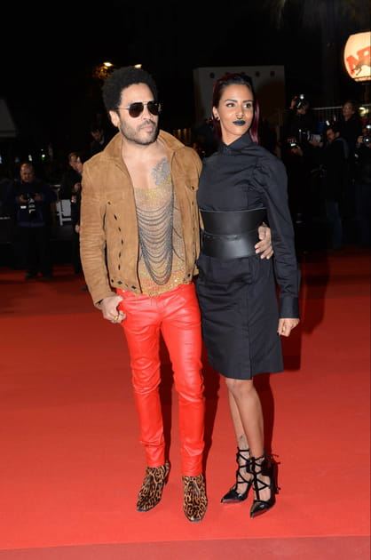 Shy'm, poup&eacute;e gothique