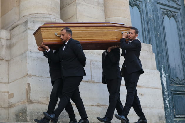 Obsèques de Marie-Paule Belle : ses proches et les stars font leurs adieux - PHOTOS
