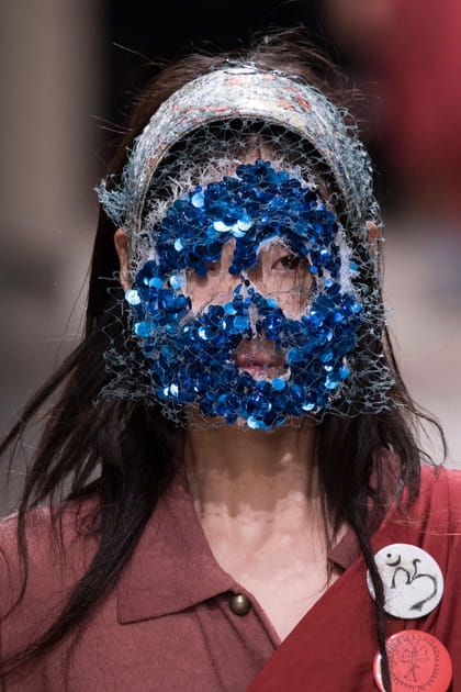 Le masque &agrave; sequins du d&eacute;fil&eacute; Vivienne Westwood&nbsp;