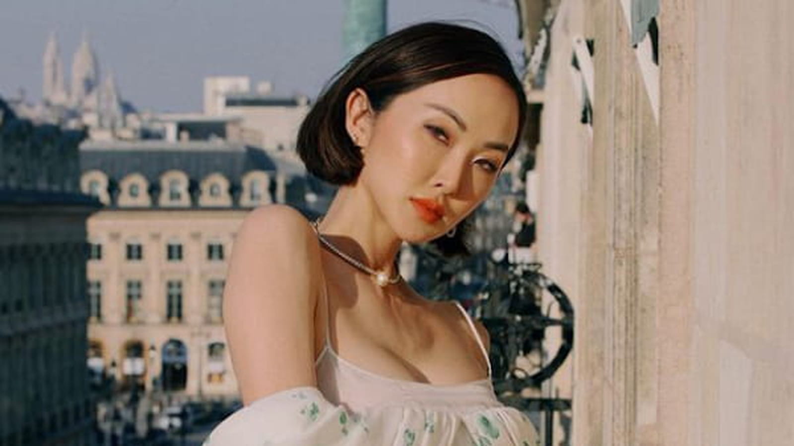 @chrisellelim
