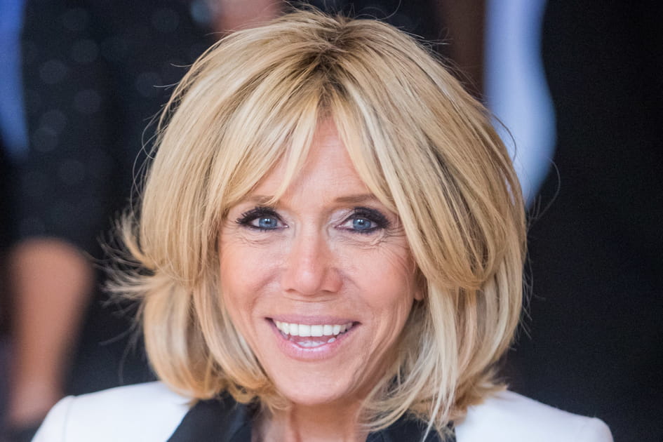 Brigitte Macron, &eacute;nigmatique avec ses yeux cercl&eacute;s de noir