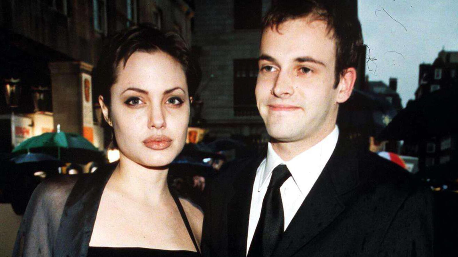 Angelina Jolie et Jonny Lee Miller