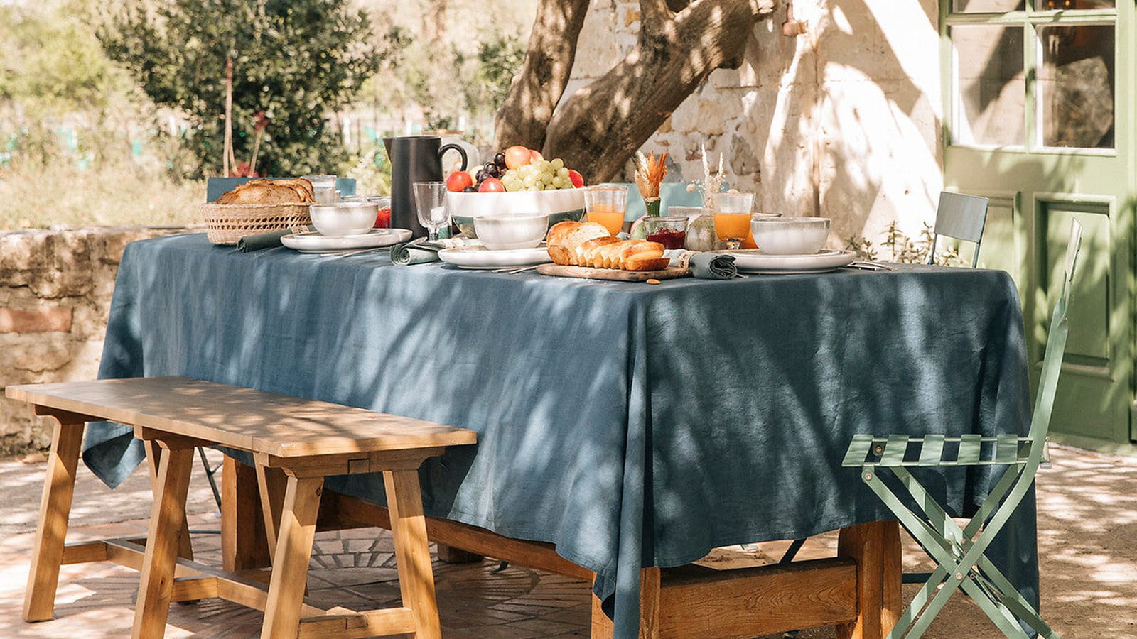 Une nappe en lin colorée