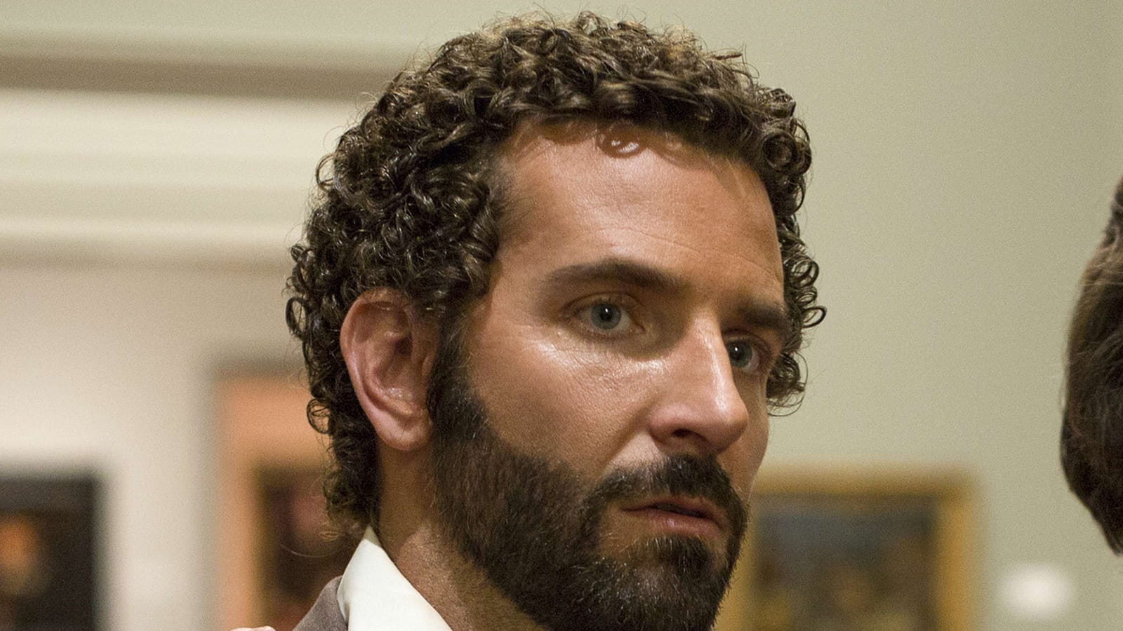  20 idées de coiffures pour les hommes avec les cheveux permanentés