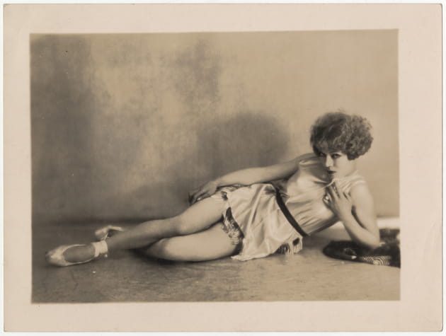 Pr&eacute;mices de la photo de mode en studio par Henri Manuel