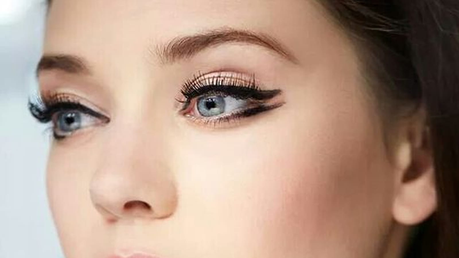 Eyeliner chic