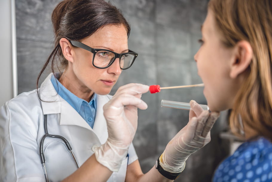 Test ADN : origines, lequel choisir, comment le faire ?