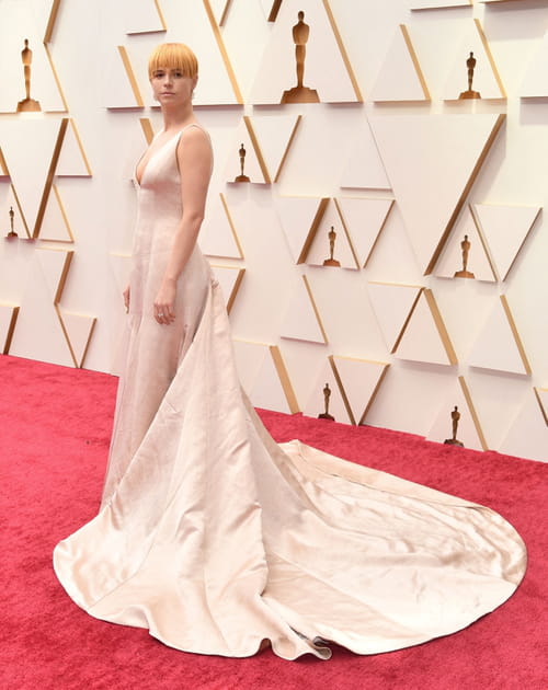 Jessie Buckley en robe Erdem