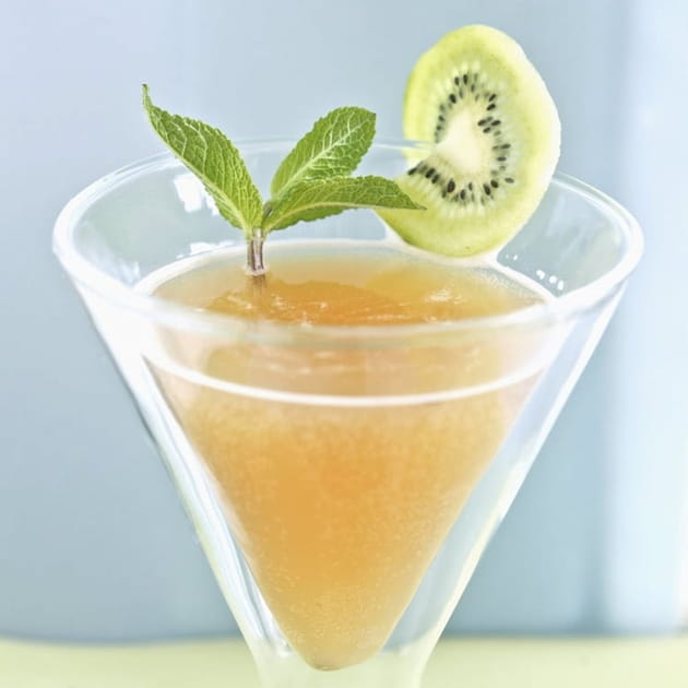 Cocktail d&eacute;tox &agrave; la grenade, fenouil, pomme et gingembre