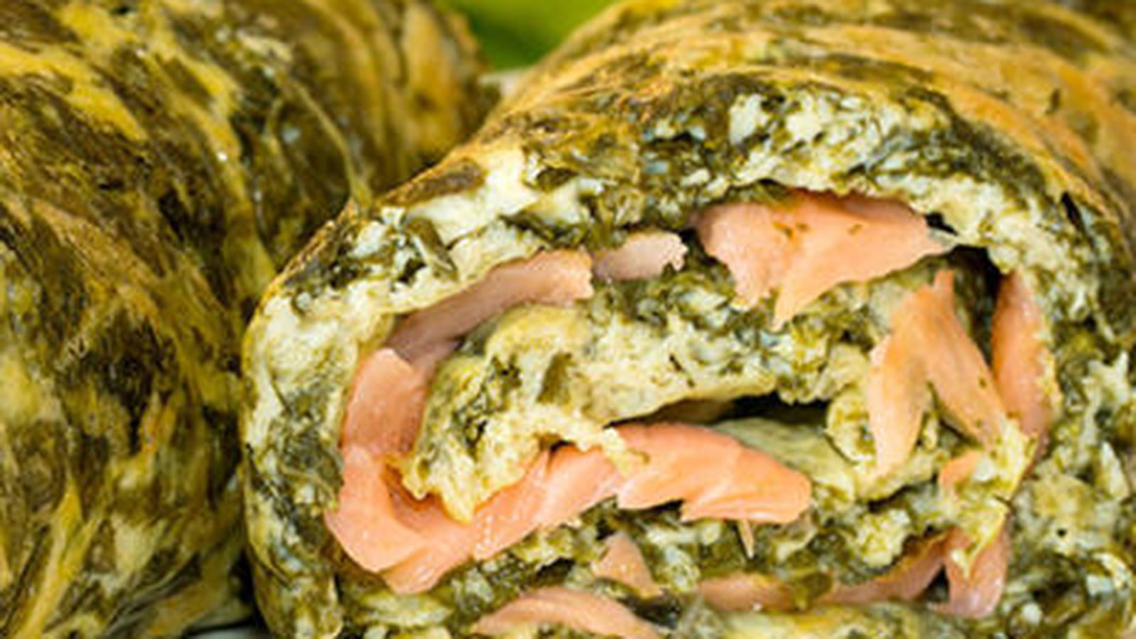 Omelette roulée à l’oseille et au saumon