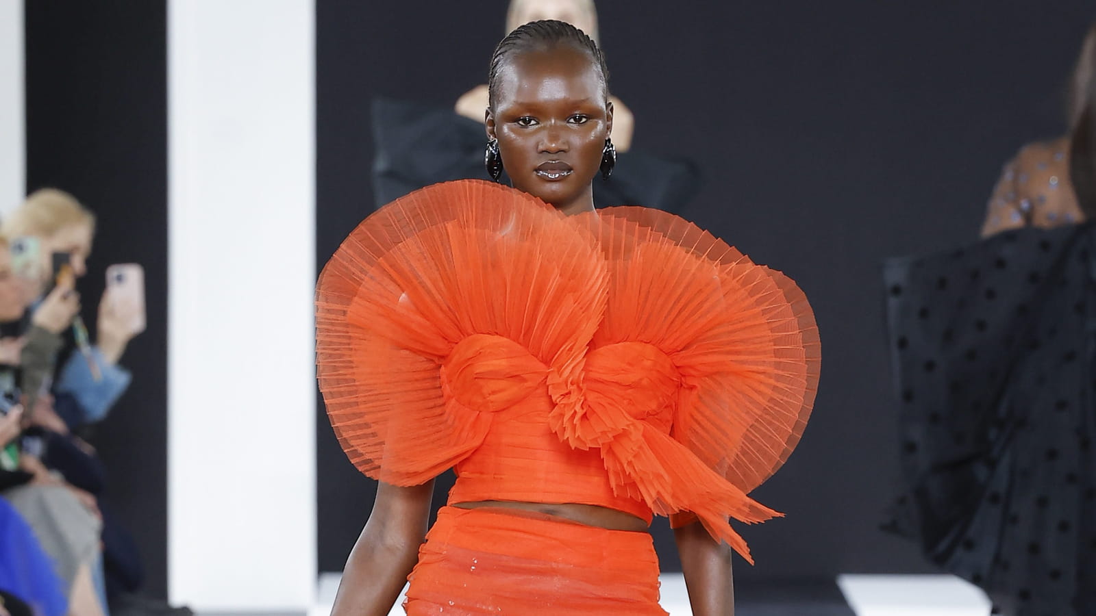 Look 3