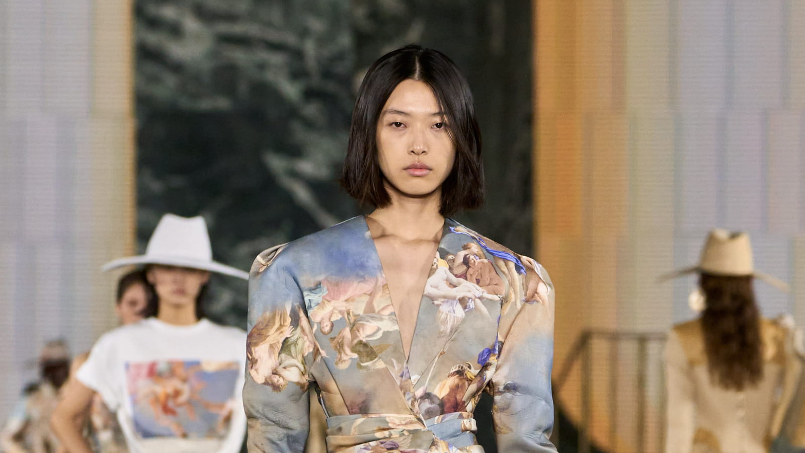 Look 12
