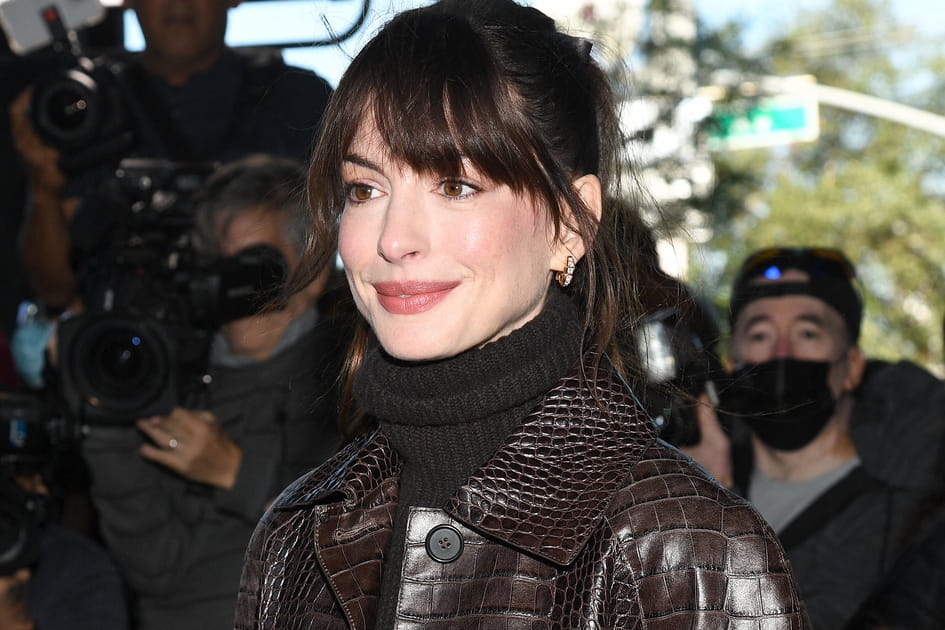 Anne Hathaway recr&eacute;e son look du Diable s'habille en Prada