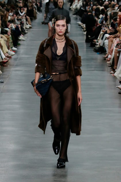 Look 38&nbsp;du d&eacute;fil&eacute; Fendi
