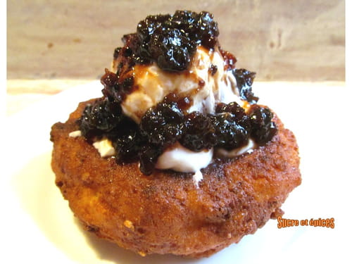 Beignets roumains au fromage frais - Papanasi