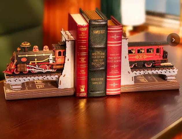 Kit à monter "Book Nook Century Train"