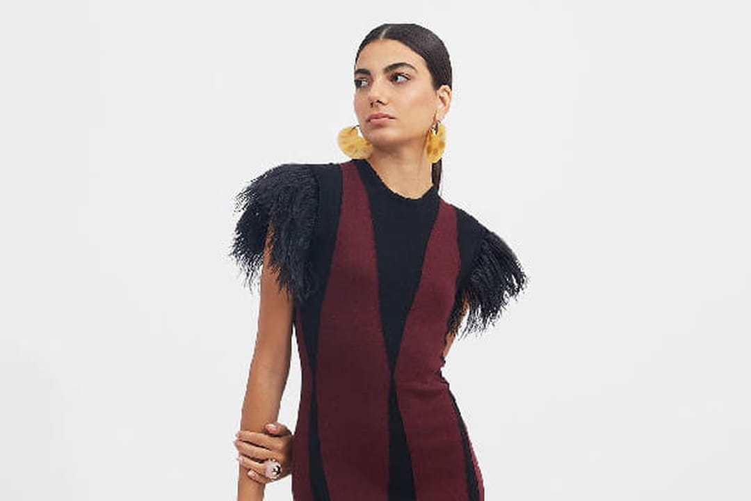 Robe Ligne Géométrique Cintrée À La Taille