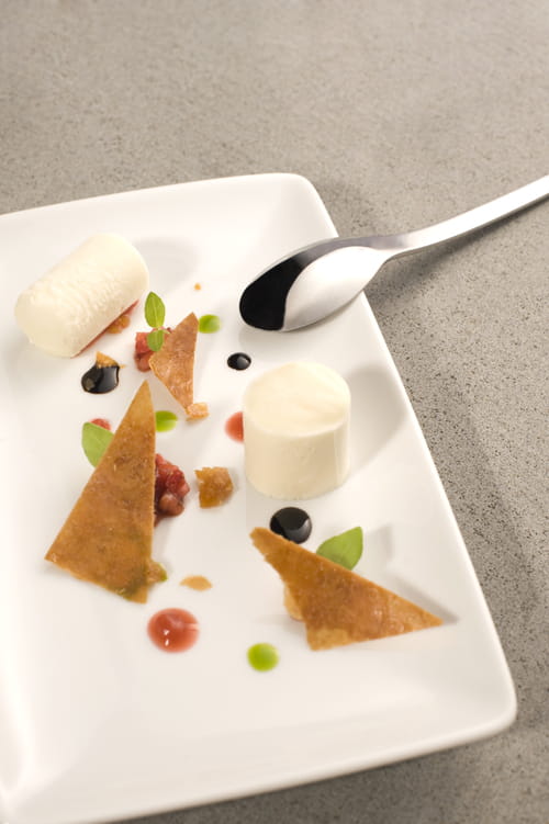Millefeuille basilic Chavignol et fraises