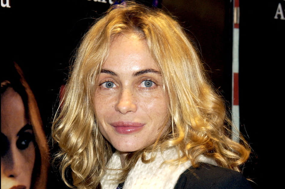 Les boucles sur le bas d'Emmanuelle B&eacute;art