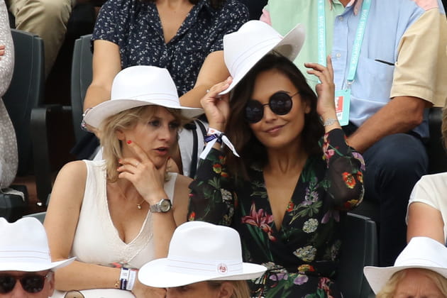 Val&eacute;rie B&egrave;gue, accompagn&eacute;e d'une amie