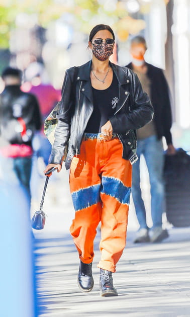 FLOP : Irina Shayk en jogging orange