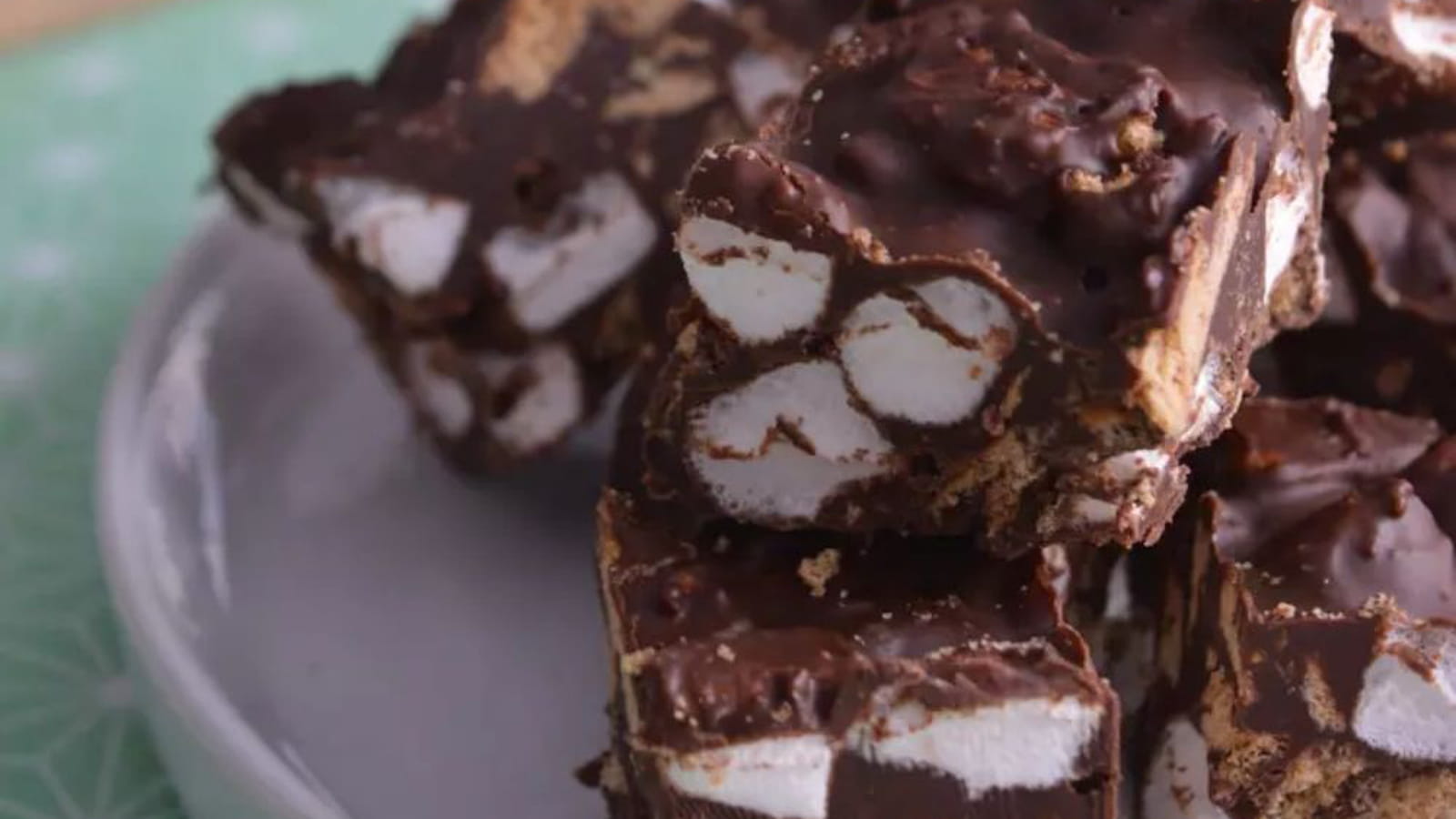 Rocky road aux guimauves et au beurre de cacahuètes