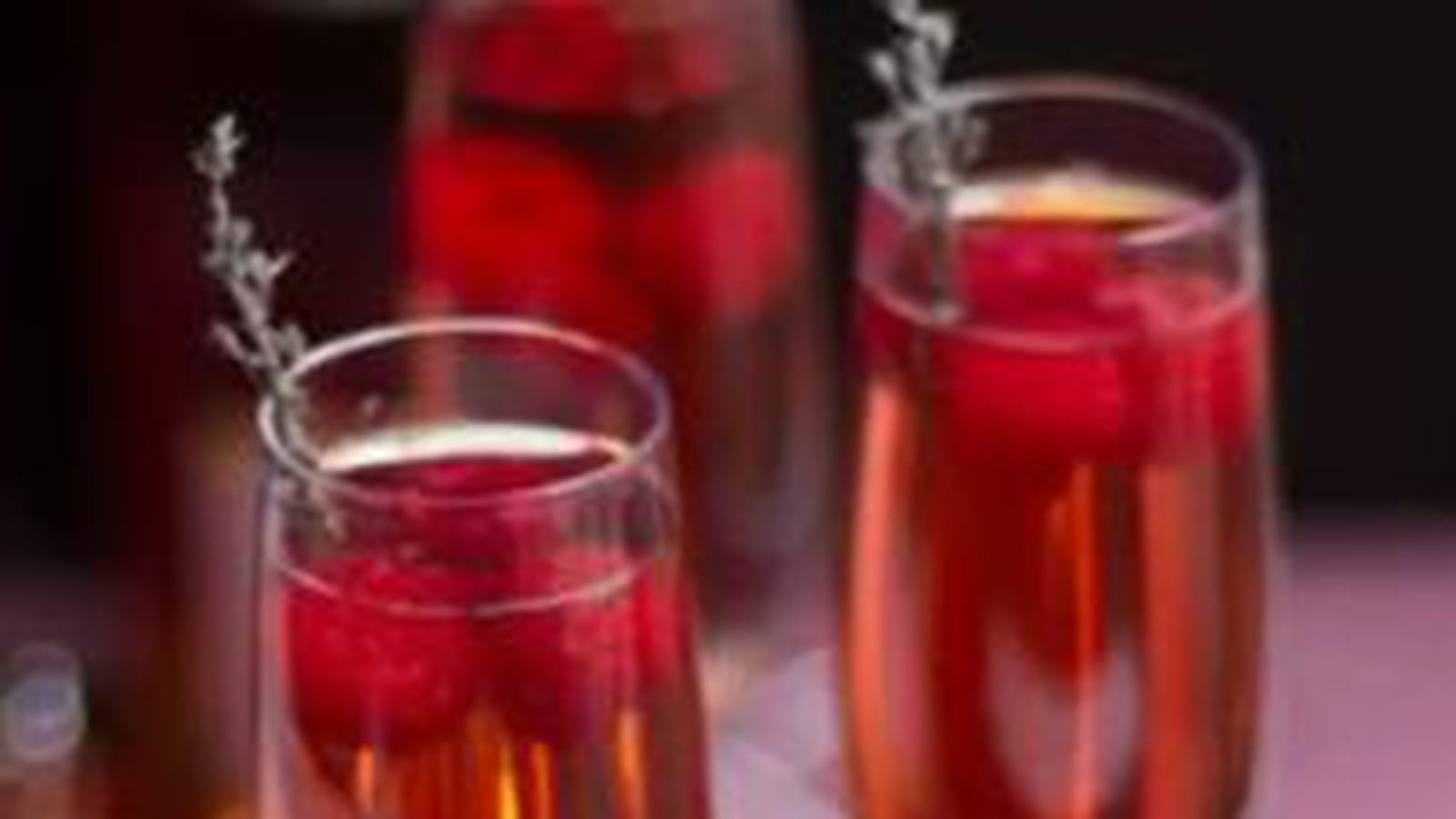 Cocktail de champagne aux fruits rouges