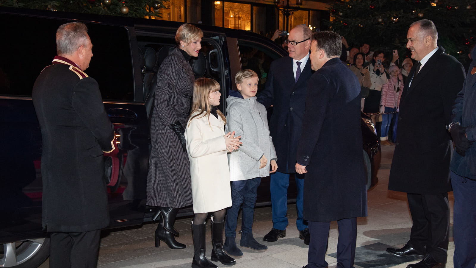Arrivée de la famille princière