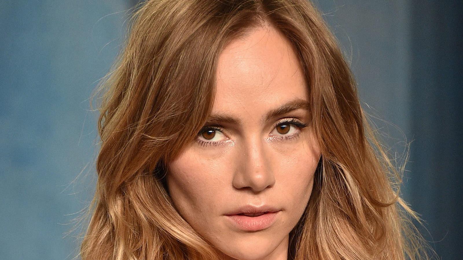 Suki Waterhouse en blonde