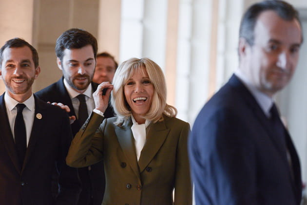 Brigitte Macron fait ce qu'elle veut avec ses cheveux