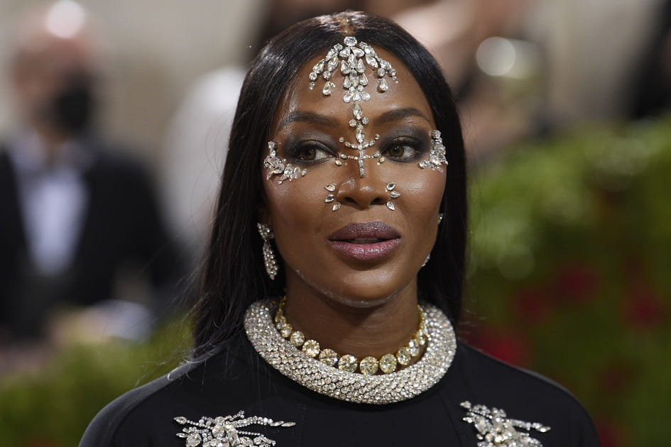 Le maquillage &agrave; strass de Naomi Campbell