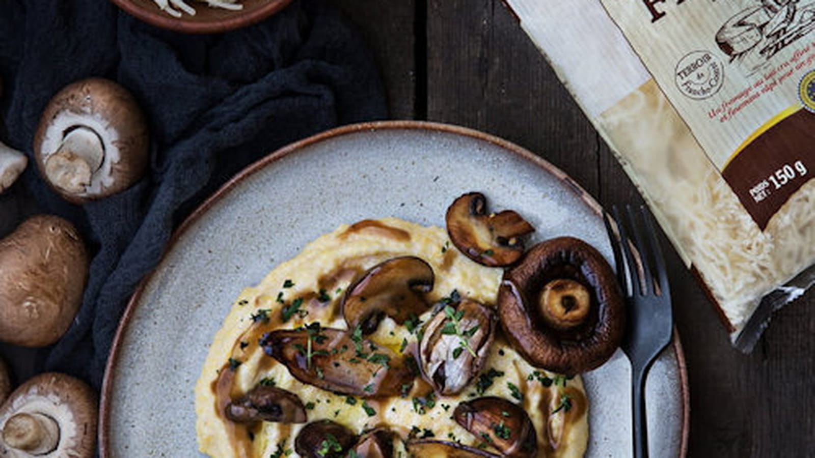 Polenta crémeuse au Gruyère France IGP râpé Entremont et champignons poêlés