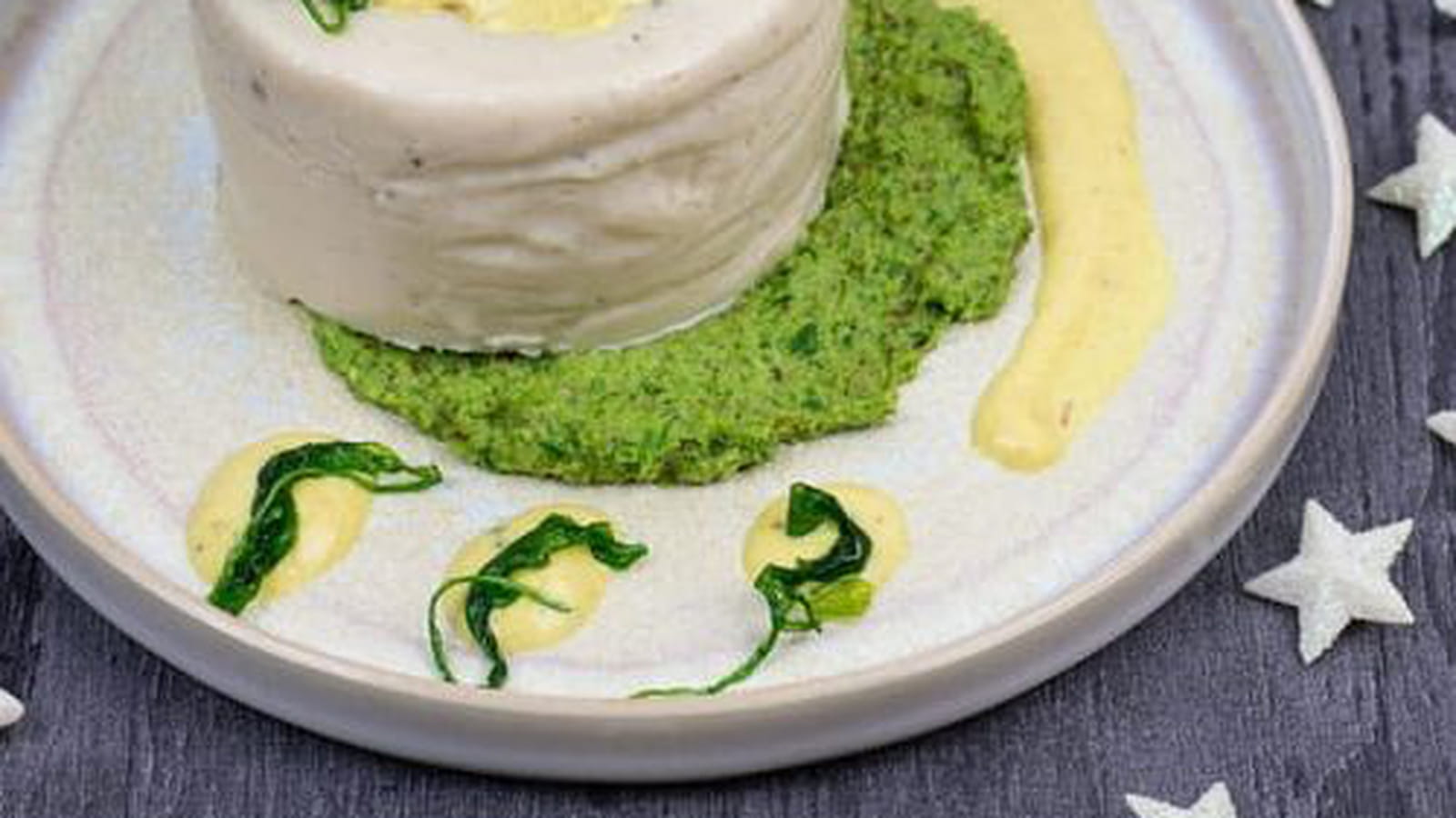 Panna cotta de chou fleur sur pesto de roquette et crème safranée
