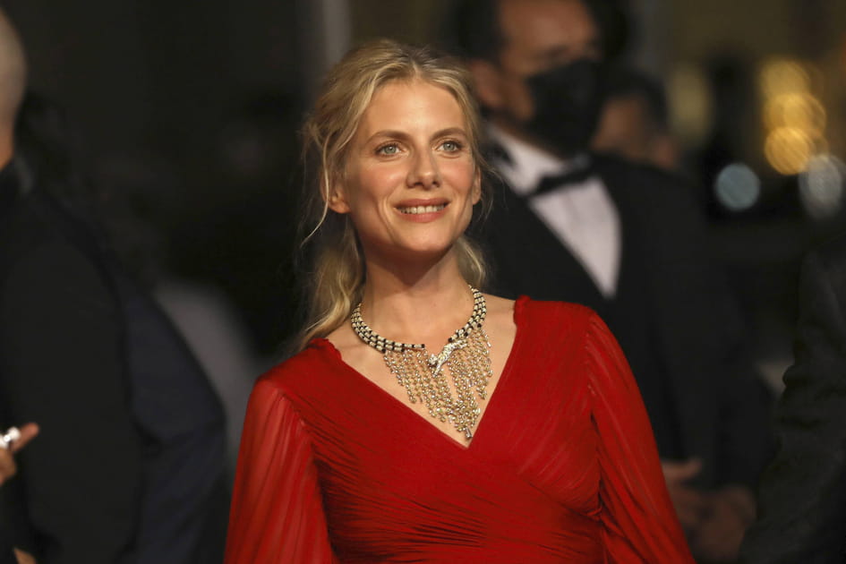 La demi-queue floue de M&eacute;lanie Laurent