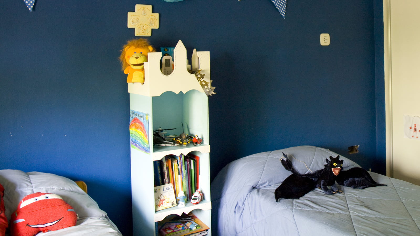 Chambre de garçon bleu roi