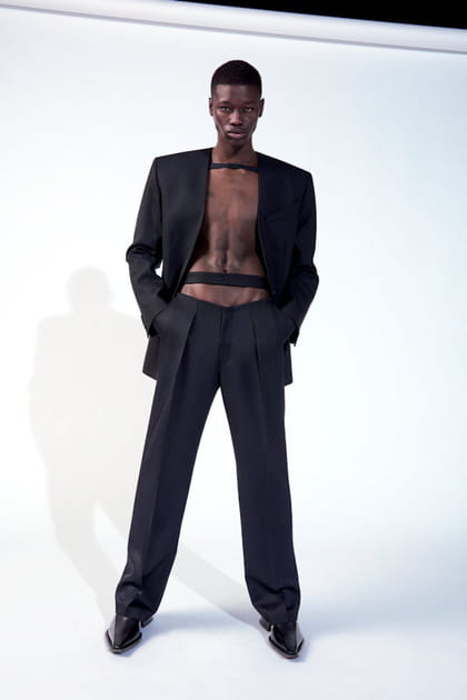 Veste de costume et pantalon noirs issus de la collaboration Mugler H&M