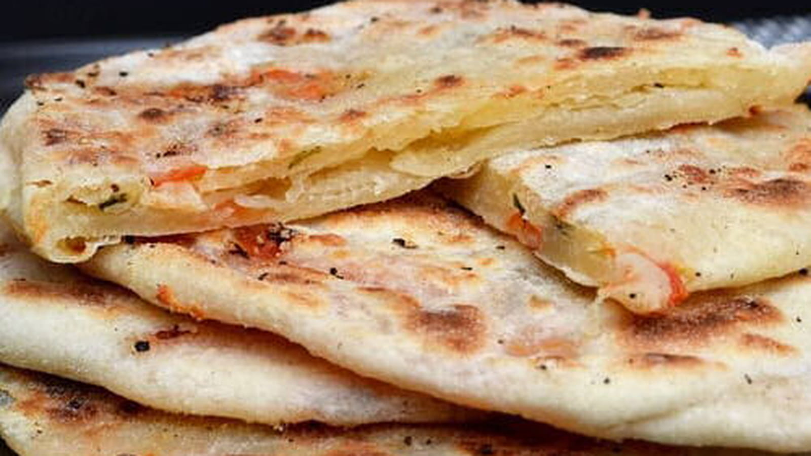 Naans mozzarella, tomate et basilic